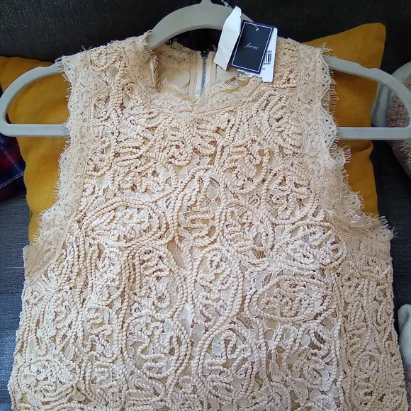 Lace top - Picture 6 of 7